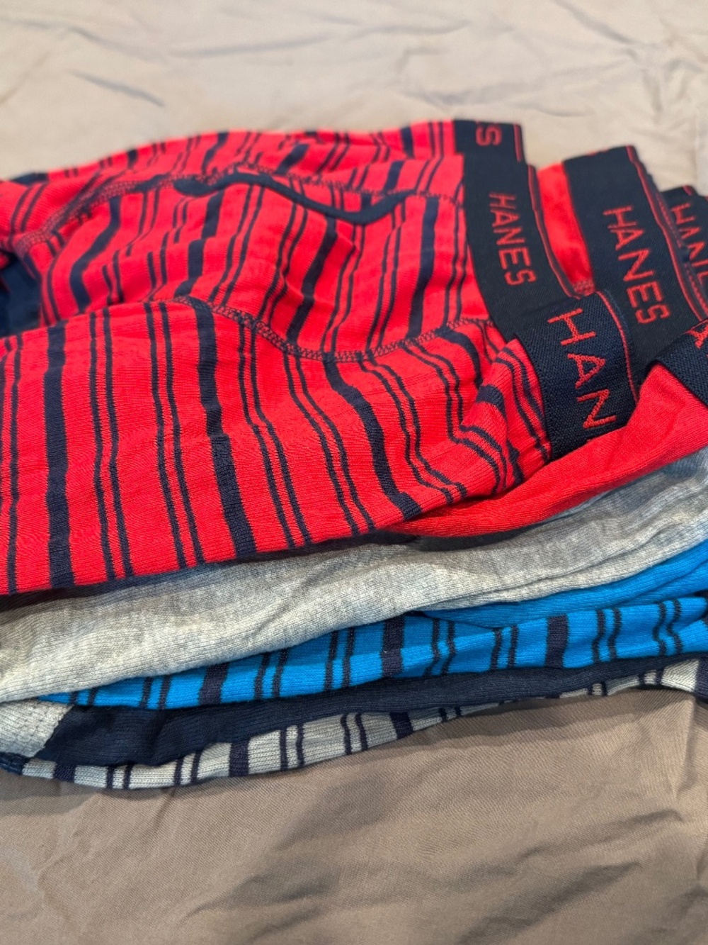 7 pairs brand new Hanes boxer briefs size 8 boys